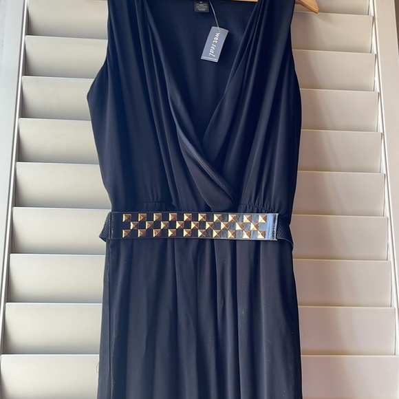 Jumper size M sleeveless belt waist, Sexy V neck, lining inside shorts - Picture 7 of 16